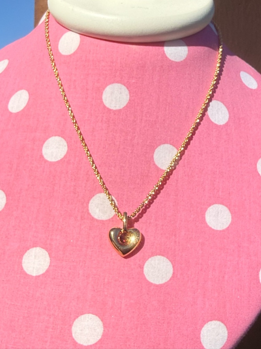 NWOT Nina Ricci Gold Heart Pendant Necklace with Ruby Swarovski Center - Picture 4 of 4